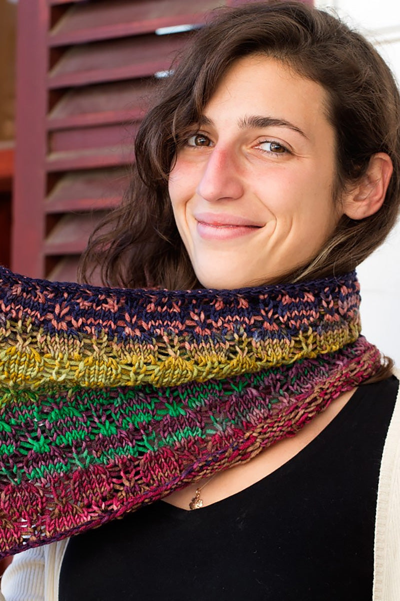 Urth Yarns Urth PDF Patterns - Lantern Lace Cowl - PDF Download - Extra Image
