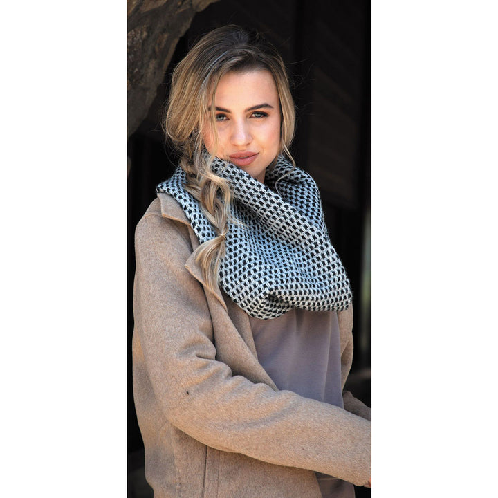 Interweave Press Interweave Knits Magazine - '23 Winter - Extra Image