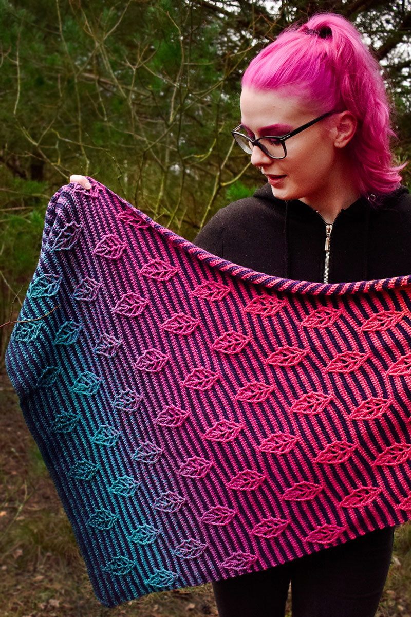 Scheepjes Glowing Leaf Shawl Kit - Extra Image
