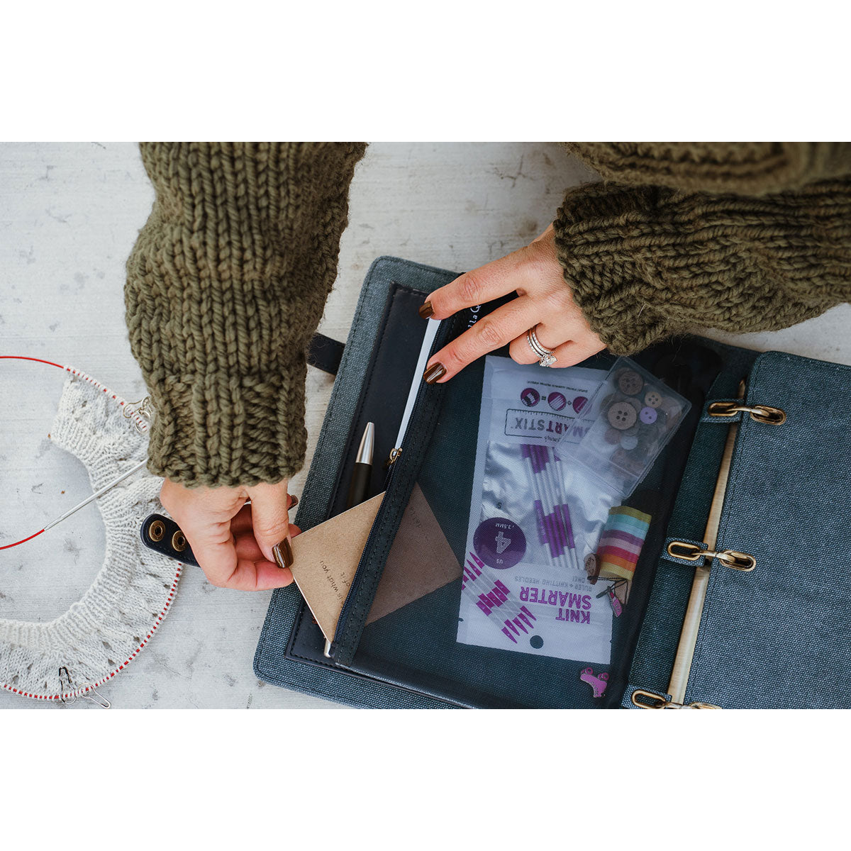 della Q Hook & Needle Notebook - Maroon - Extra Image