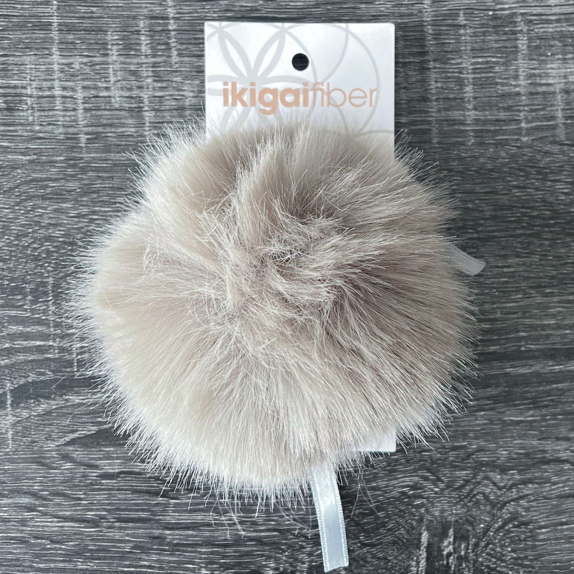 Ikigai Fiber Faux Luxe Pom Poms - Xl Lux Grey - Zoom Image
