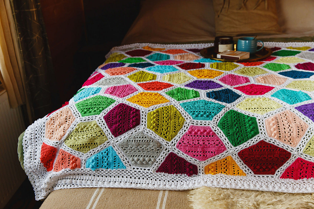 Scheepjes Sugarfrost Blanket Kit - Extra Image
