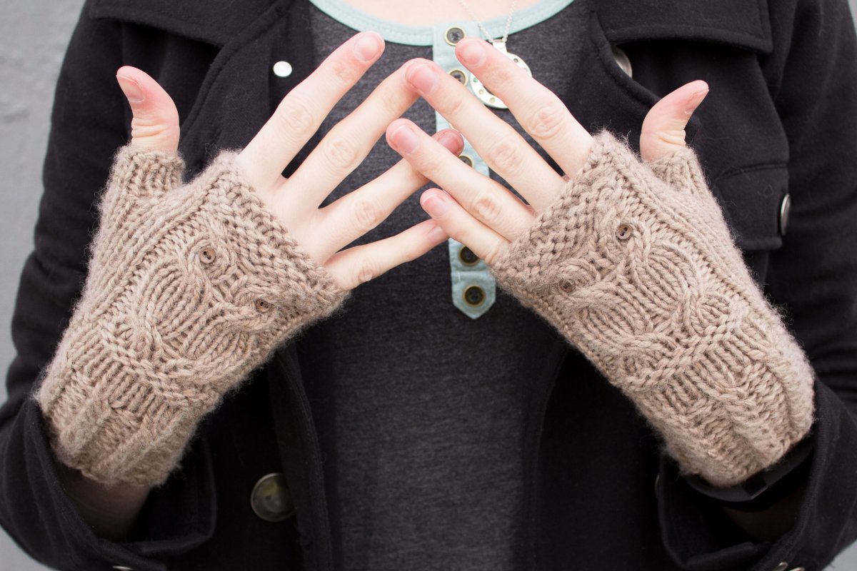 Diana's Owl Mitts - Main Image 1