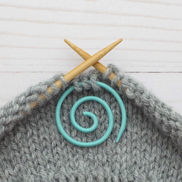 Fox & Pine Stitches Spiral Cable Needle - Teal Spiral - Zoom Image