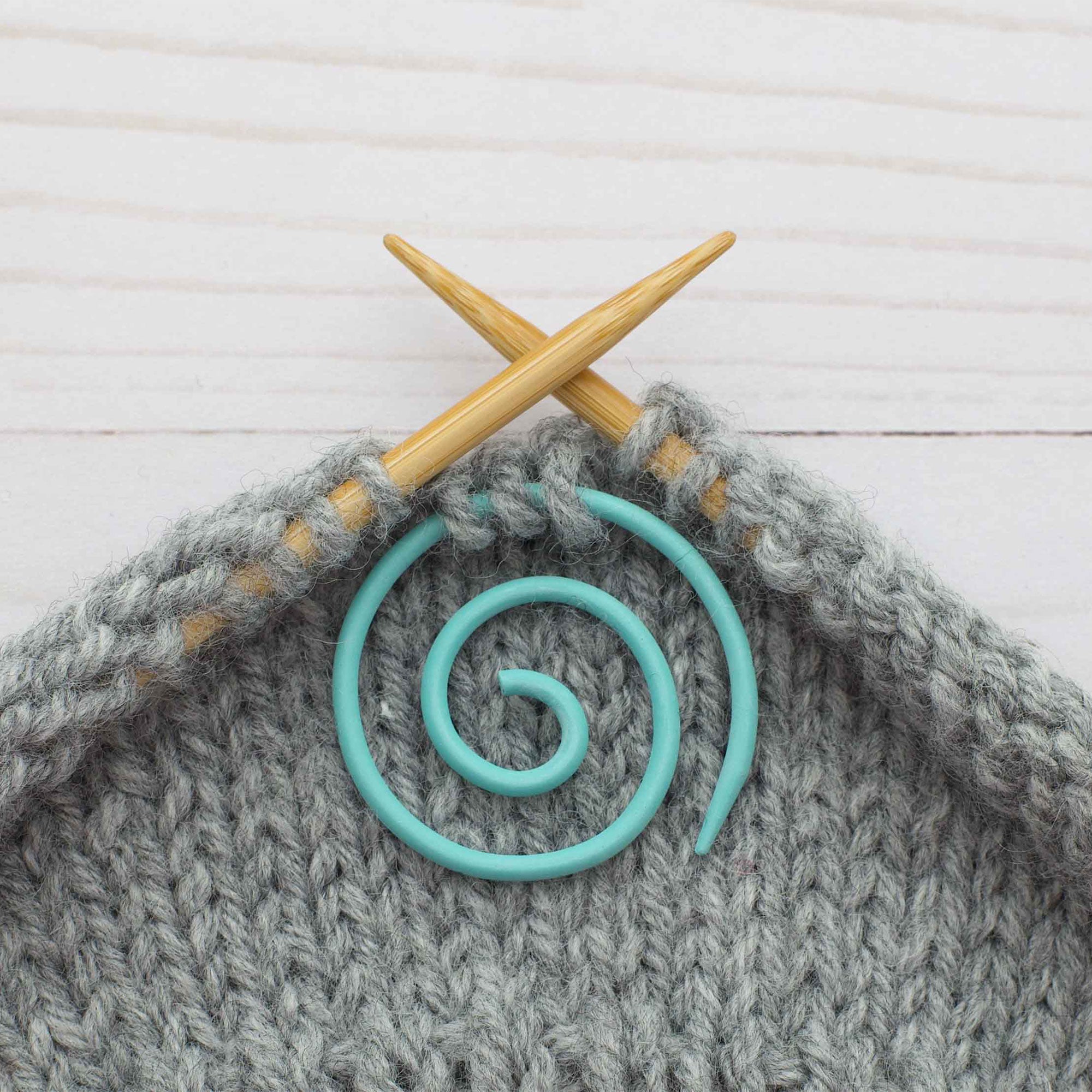 Fox & Pine Stitches Spiral Cable Needle - Teal Spiral - Zoom Image