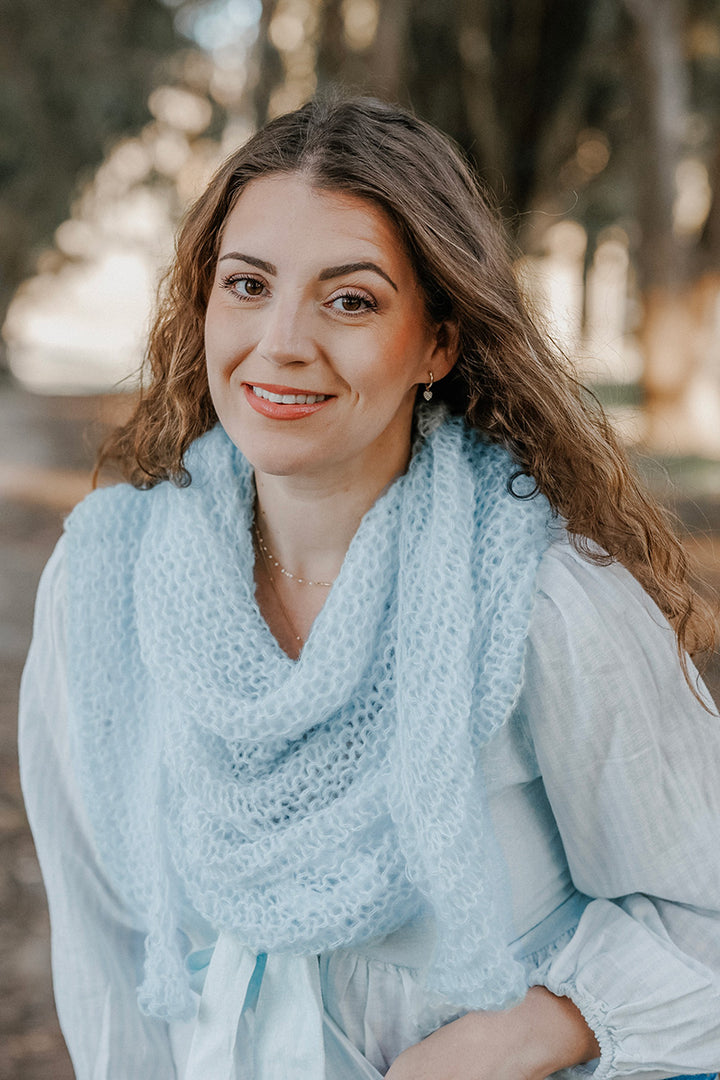 Yarn Citizen Trinity Triangular Shawl Kit - Extra Image