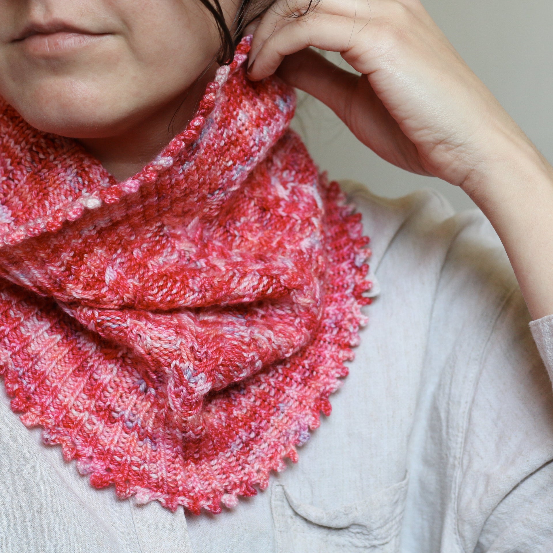 Madelinetosh Tosh Patterns - Heartthrob Cowl - PDF Download
