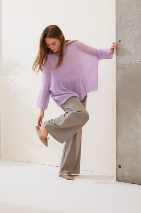 Lana Grossa Lookbook 18 Patterns - 28 Batwing Top - PDF Download
