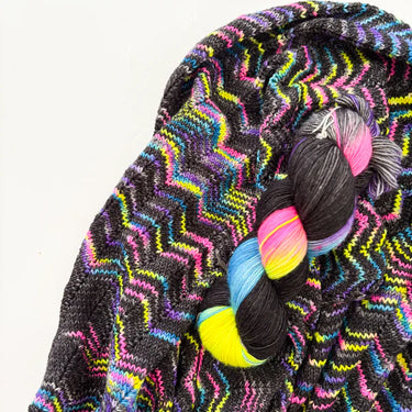 Madelinetosh Tosh Vintage Yarn - Black Rainbow